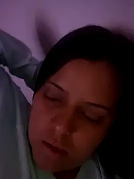 Snapshot of tuty_Tap chatting on 10/15/25, 04:44 tuty Tap online show from 10/15/25, 04:44