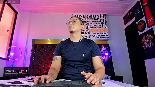 JoshMillerr  online show from 05/14/26, 07:00