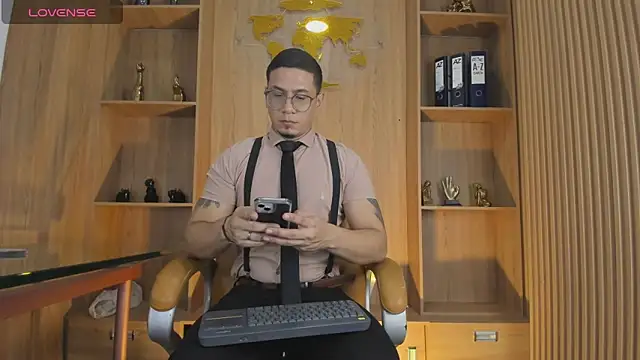 JoshMillerr  online show from 05/16/26, 06:51