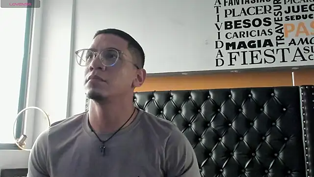 JoshMillerr  online show from 05/21/26, 07:00