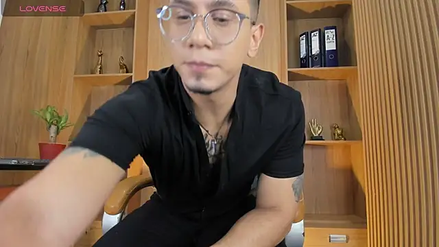 JoshMillerr  online show from 05/20/26, 07:00