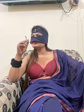 Snapshot of HoneyBearCpl chatting on 03/22/25, 07:53 HoneyBearCpl online show from 03/22/25, 07:53