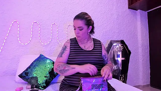 poisson ivy online show from 10/01/25, 08:35