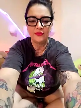 poisson ivy online show from 11/03/25, 09:18