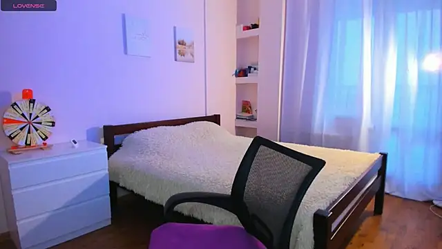 Ellista online show from 12/04/25, 09:08