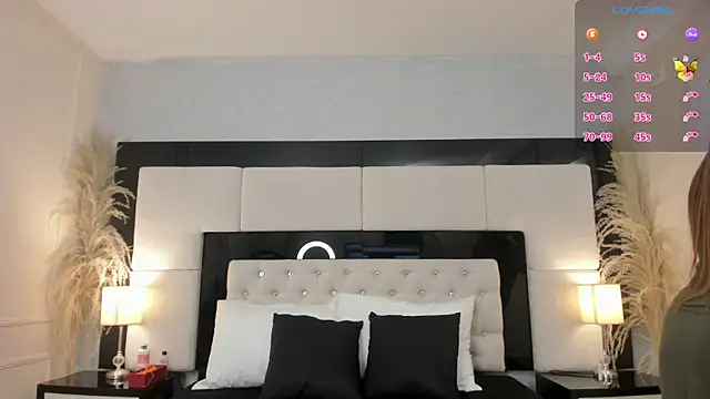 CarlaRossi  online show from 10/03/25, 07:37