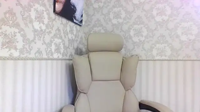 Snapshot of jennifer838 chatting on 10/05/25, 01:46 jennifer838 online show from 10/05/25, 01:46