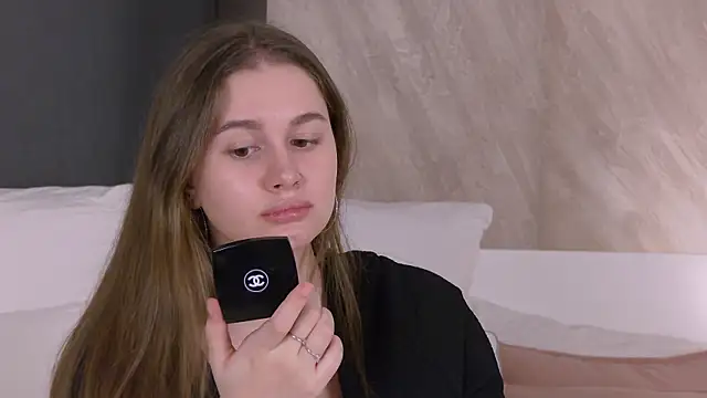 EllieHayes online show from 04/24/26, 12:34