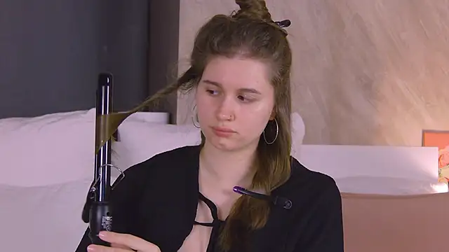 EllieHayes online show from 03/12/26, 09:30