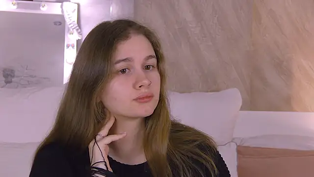 EllieHayes online show from 03/05/26, 01:13