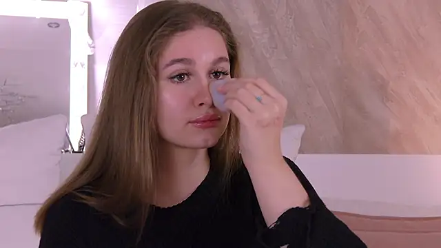 EllieHayes online show from 11/15/25, 06:12