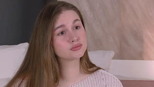 EllieHayes online show from 04/10/26, 10:17