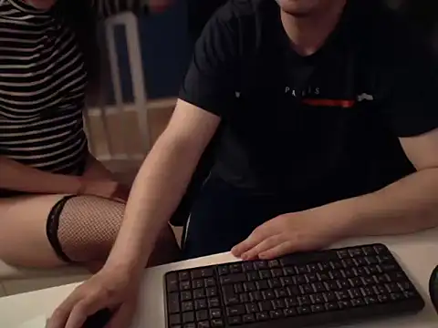 CuteMan33 online show from 05/17/26, 02:22