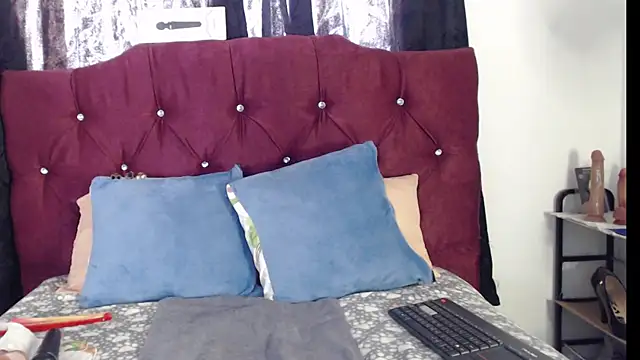 Astrid Mller online show from 07/08/26, 02:29