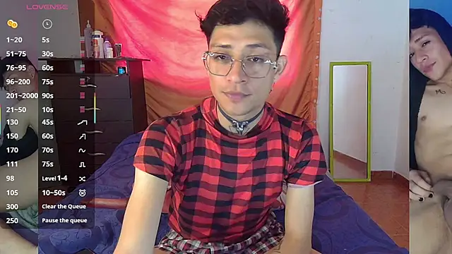 Snapshot of Sweet_c4mer0n chatting on 09/21/25, 05:18 Sweet c4mer0n online show from 09/21/25, 05:18