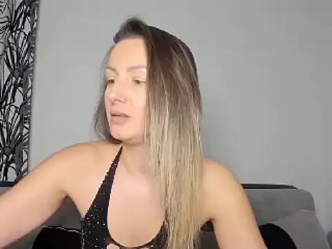 Snapshot of AudreyJoy chatting on 02/16/25, 01:14 AudreyJoy online show from 02/16/25, 01:14