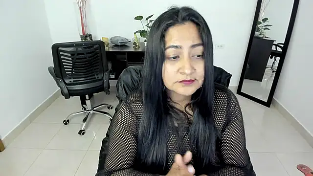 Snapshot of Adele_Sweett chatting on 03/03/25, 05:52 Adele Sweett online show from 03/03/25, 05:52