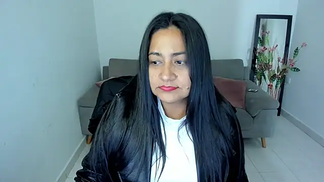 Snapshot of Adele_Sweett chatting on 10/16/25, 10:23 Adele Sweett online show from 10/16/25, 10:23