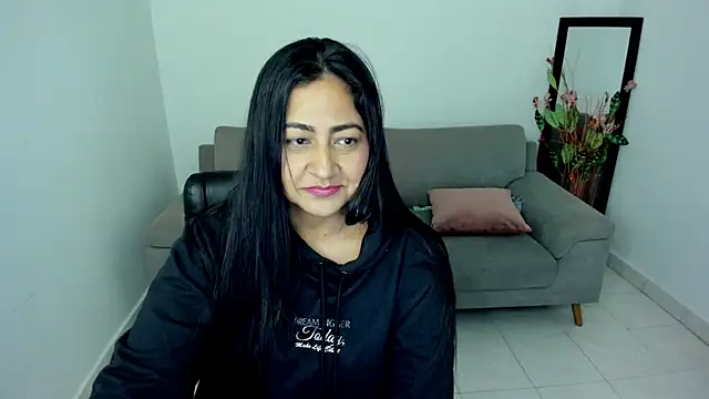 Adele Sweett online show from 12/19/25, 10:17