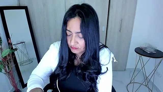 Adele Sweett online show from 05/26/26, 10:46