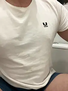 Snapshot of FrankJake99 chatting on 12/20/25, 01:52 FrankJake99 online show from 12/20/25, 01:52