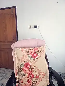 Hot-Angel  online show from 11/17/25, 01:53