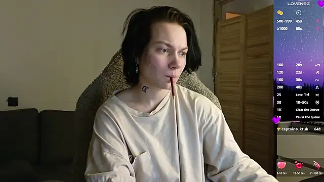 esajukyy online show from 02/26/26, 03:12