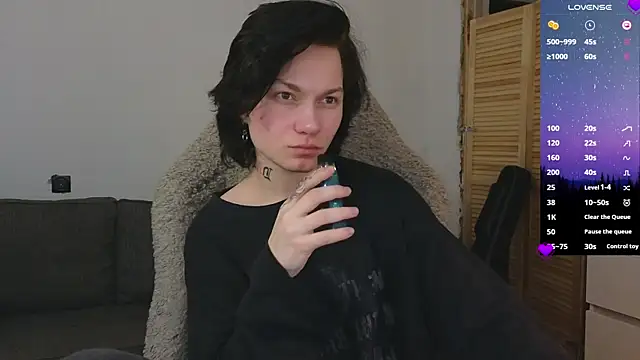 esajukyy online show from 04/14/26, 04:23