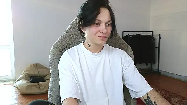 Snapshot of esajukyy chatting on 07/01/26, 11:54 esajukyy online show from 07/01/26, 11:54
