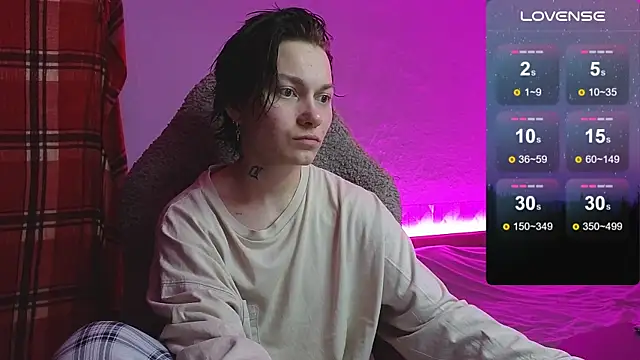 esajukyy online show from 10/24/25, 11:53