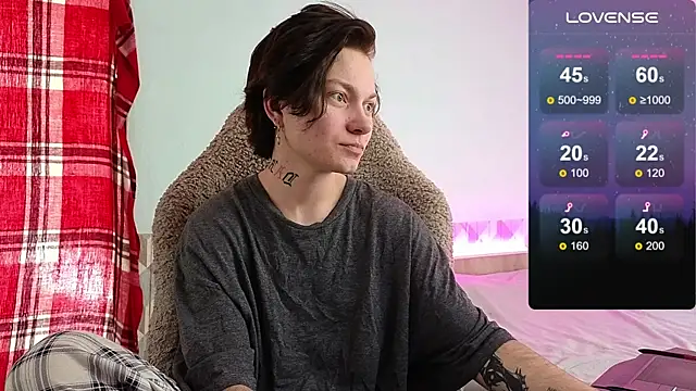 esajukyy online show from 10/19/25, 06:49