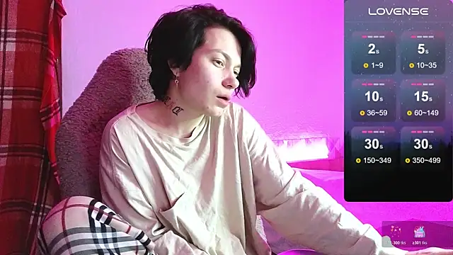 esajukyy online show from 11/24/25, 11:21