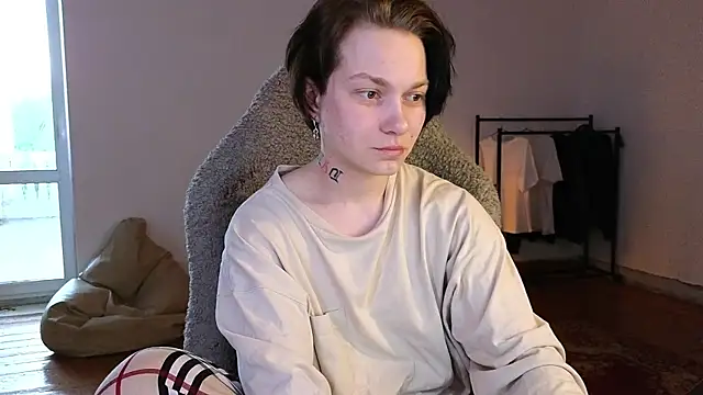 esajukyy online show from 06/02/26, 02:06