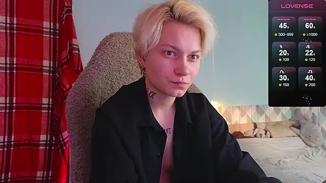 esajukyy online show from 02/03/25, 10:03