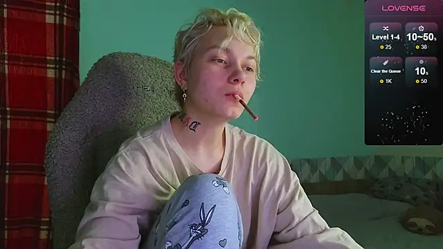 esajukyy online show from 01/11/25, 04:25