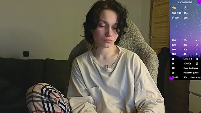 esajukyy online show from 04/02/26, 03:41