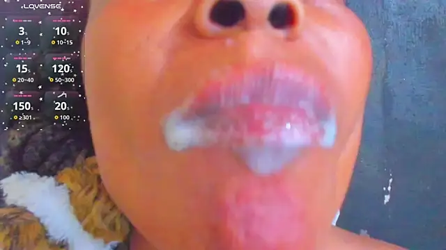 KamariaFyre online show from 11/04/25, 04:00