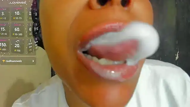 KamariaFyre online show from 04/01/26, 03:52