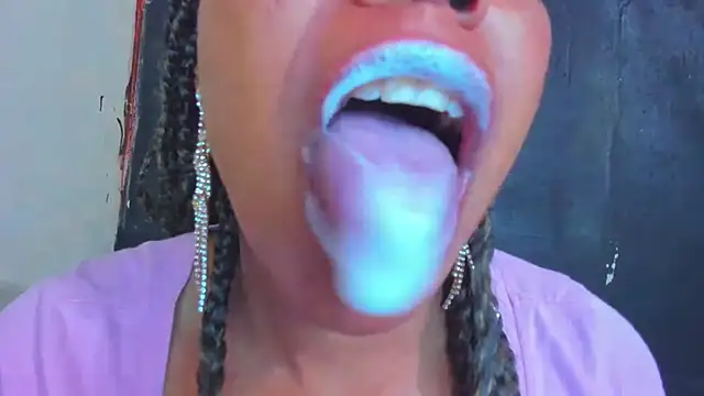 KamariaFyre online show from 09/28/25, 11:01