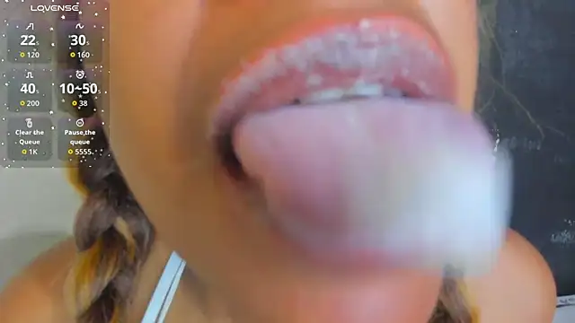 KamariaFyre online show from 01/11/26, 03:57