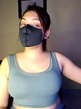 Olivia3 online show from 10/26/25, 07:58