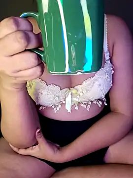 Olivia3 online show from 10/22/25, 07:24