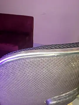 Olivia3 online show from 11/30/25, 06:52