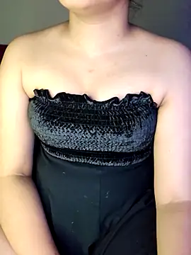 Olivia3 online show from 10/29/25, 06:40