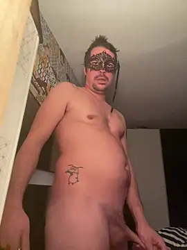 Snapshot of zenzero87 chatting on 12/21/24, 04:14 zenzero87 online show from 12/21/24, 04:14