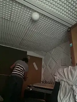 Snapshot of zenzero87 chatting on 12/22/25, 02:39 zenzero87 online show from 12/22/25, 02:39