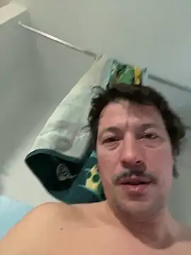 Snapshot of zenzero87 chatting on 02/20/25, 04:58 zenzero87 online show from 02/20/25, 04:58