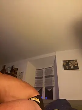 Snapshot of zenzero87 chatting on 10/10/25, 09:37 zenzero87 online show from 10/10/25, 09:37