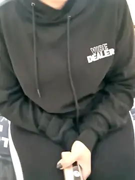 ShadiaStar online show from 11/26/25, 07:41