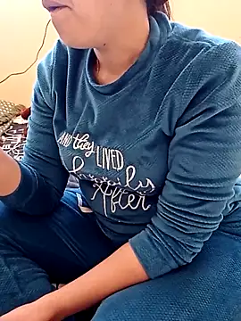 ShadiaStar online show from 11/25/25, 10:04